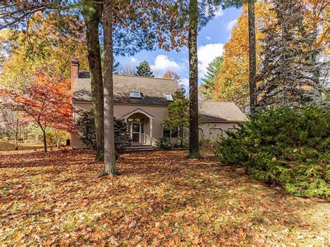 Zillow stratham nh. 111 Winnicutt Road, Stratham NH, is a Single Family home that contains 2796 sq ft and was built in 1986.It contains 3 bedrooms and 4 bathrooms.This home last sold for $735,000 in October 2021. The Zestimate for this Single Family is $866,100, which has increased by $2,587 in the last 30 days.The Rent Zestimate for this Single Family is … 