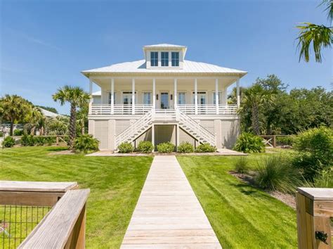 1109 Middle St, Sullivans Island, SC 29482 is currently not for sale. The 3,530 Square Feet single family home is a 5 beds, 3 baths property. This home was built in 1867 and last sold on 2018-08-29 for $4,500,000. View more property details, sales history, and Zestimate data on Zillow.
