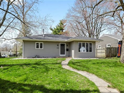 Jul 7, 2023 · 1402 S Vine St, Urbana IL, is a Single Family home that contains 1675 sq ft and was built in 1953.It contains 3 bedrooms and 1 bathroom.This home last sold for $258,000 in July 2023. The Zestimate for this Single Family is $261,100, which has increased by $1,793 in the last 30 days.The Rent Zestimate for this Single Family is $1,525/mo, which has decreased by $50/mo in the last 30 days. . 