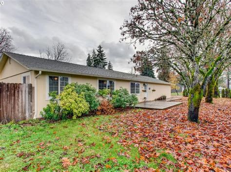 3 beds 2 baths 1,404 sq ft. 4155 Three Mile Ln #137, Mcminnville, OR 97128. ABOUT THIS HOME. Mobile Home for sale in Yamhill County, OR: Low density residential lots in a gorgeous setting in Yamhill County, right outside the City of Yamhill! Zoned VLDR-2.5. Most of the value of these lots is in the land itself.. 