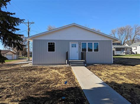 Zillow has 24 photos of this $330,000 3 beds, 3 baths, 2,178 Square Feet single family home located at 1108 West St, Yankton, SD 57078 built in 1976. MLS #116020.. 