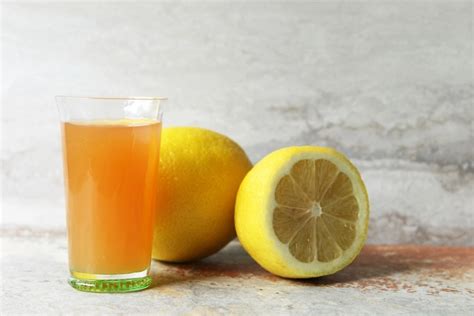 
Zitronensaft oder Essig sind beliebte Säurekomponenten