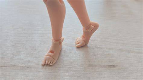 Zoe Doll Feet Free