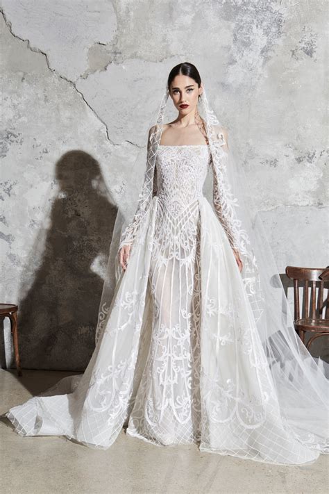 Zuhair murad wedding dress. The wedding dress will be "a custom-made, fairy-tale frock" according to the source. Those who keep tabs on Sofia's wardrobe likely aren't surprised: Sofia's picked Zuhair Murad for the red carpet ... 