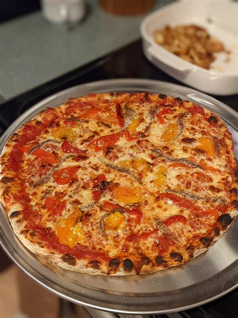 Zuppardi pizza. Apr 5, 2019 · WEST HAVEN, CT — Barstool Sports founder Dave Portnoy recently made his long-awaited visit to West Haven’s Zuppardi’s Apizza for his popular "One Bite" pizza review. While he was making the ... 