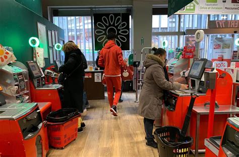 A Noël Des Supermarchés Ouvrent Mais Sans Caissier Horaire Magasin Pas De La Case - Horaire Magasin Pas De La Case