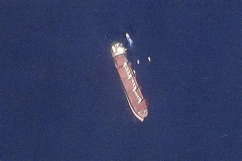 A Ship Earlier Hit By Yemen X27 S Science Sinks - Science Sinks