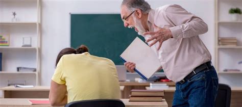 Abuso De Poder Profesor Alumno