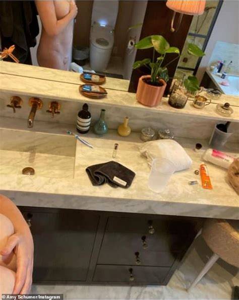 accidental nude selfie