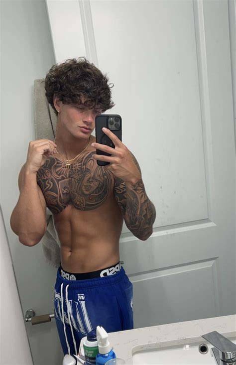 ace akers nude