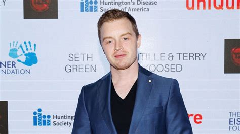 actor noel fisher biography template