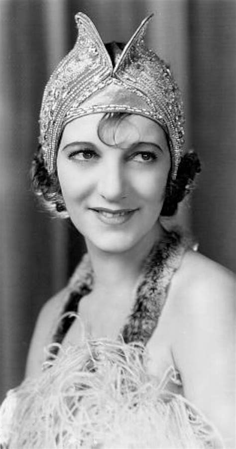 actress gertrude lawrence biography