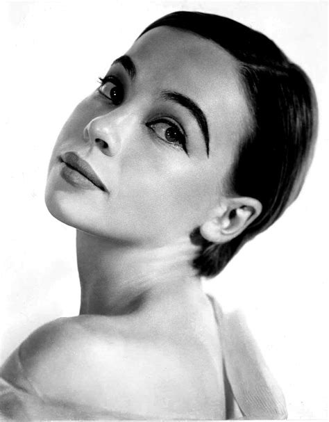 actress leslie caron biography photos