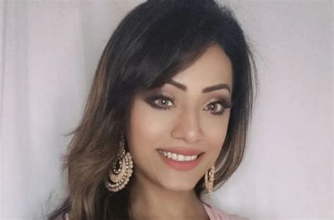 actress soni singh biography