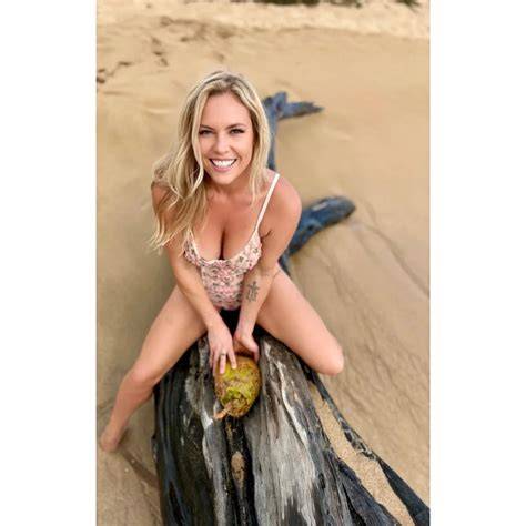 agnes bruckner onlyfans