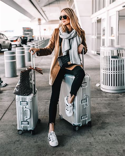 Airport Outfit   Airport Outfits To Wear When You Travel 2023 - Airport Outfit