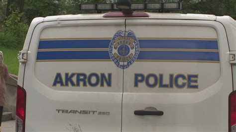 akron ohio cops