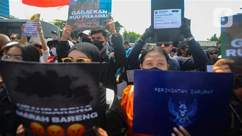 AKSI DEMO MK：KPU DKI Sebut Sengketa di MK Lebih Konstitusional Ketimbang Demo