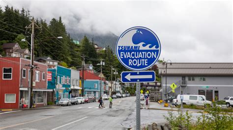 alaska tsunami warning