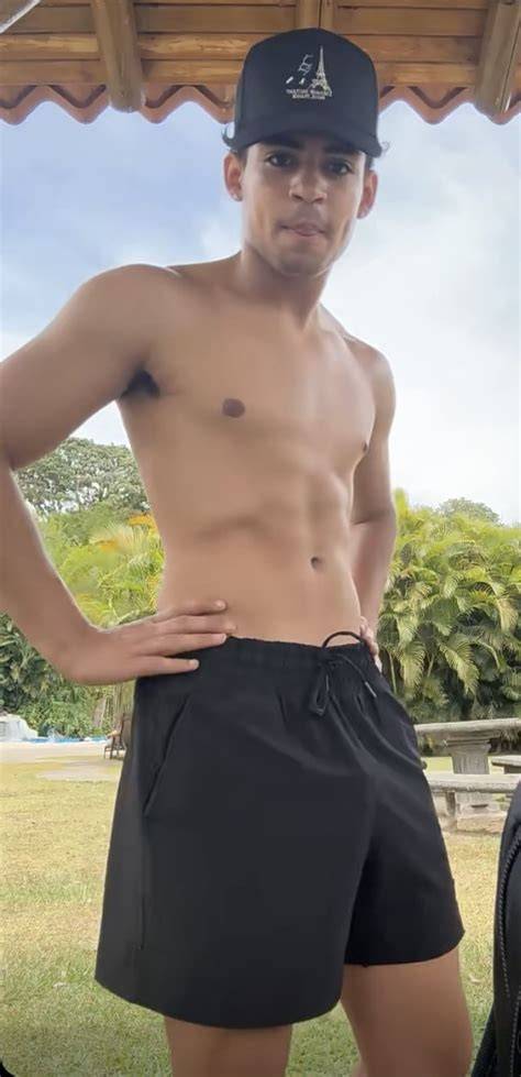 alejandro rosario nude