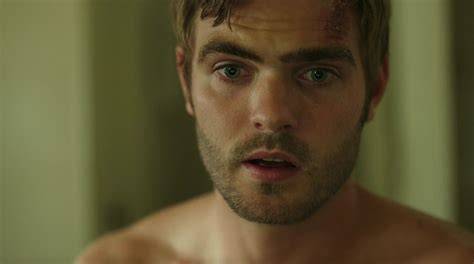 alex roe nude