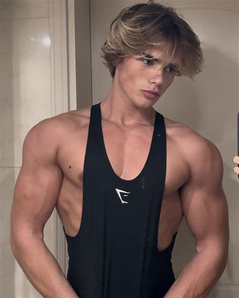 alexis icarus nude