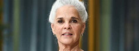 ali macgraw biography