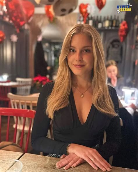 alisia bg biography examples