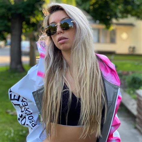 ally lyons nude