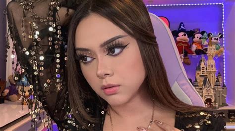 ama blitz nude