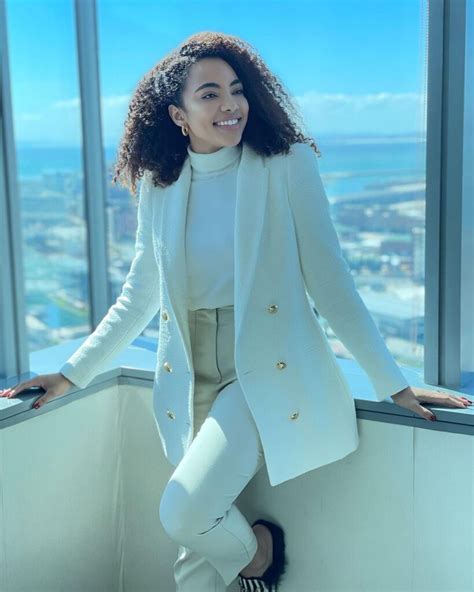 amanda dupont biography