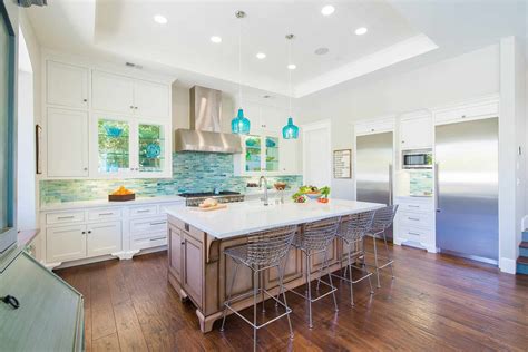 Amazing Beach House Kitchens With Tons Of Coastal Beach House Kitchen Design Ideas - Beach House Kitchen Design Ideas