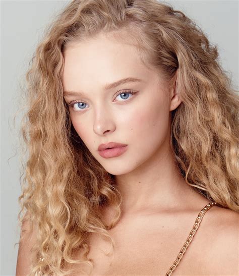 amiah miller nude