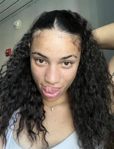 amiah simmons nudes