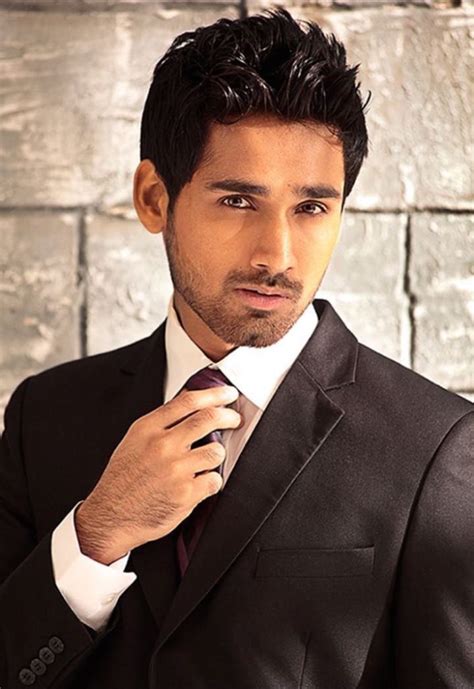 amitash pradhan real heights