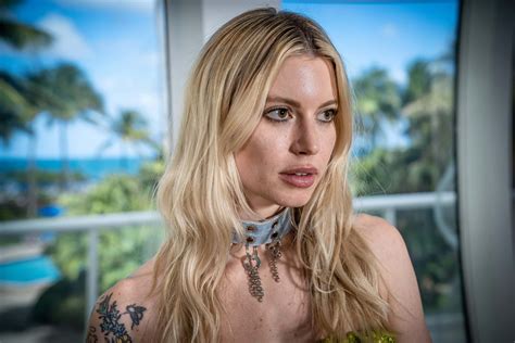 anabel englund biography examples