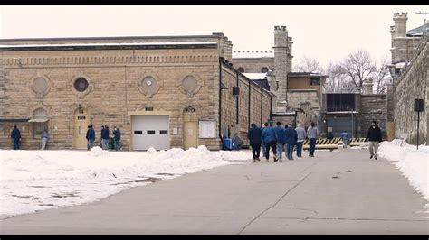 anamosa state penitentiary lockdown tv