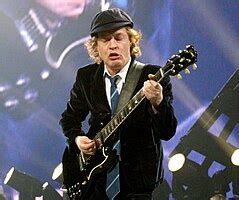 angus young wiki