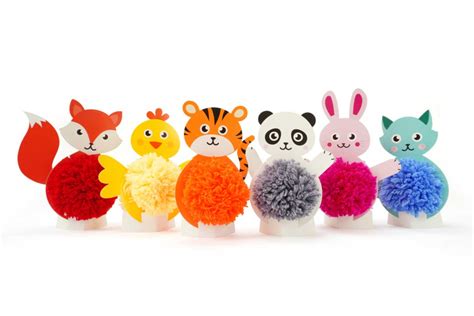 animaux en pompons dans la maison