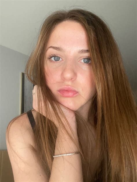 annafunmivip OnlyFans leaked content