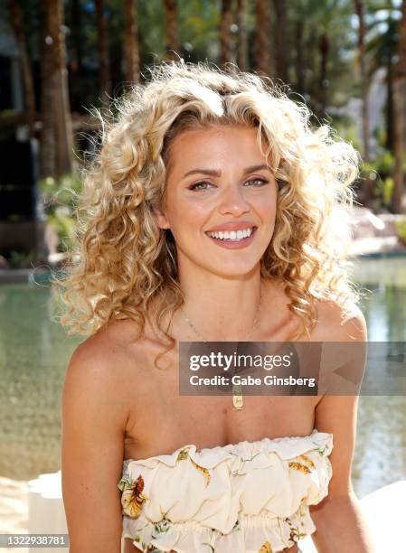 annalynne mccord boosty