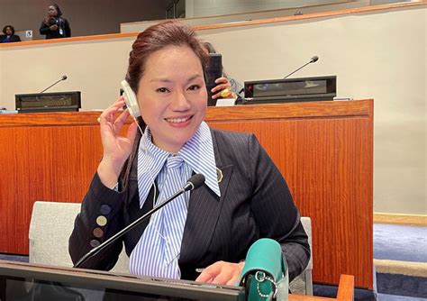 黄安妮 Anni Huang