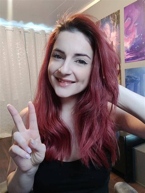 anniefuchsia nude