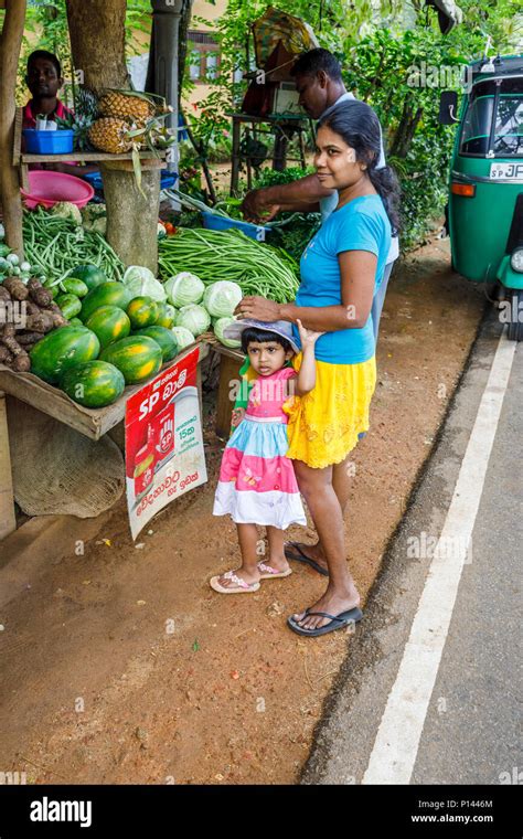 any women near nwokc in galle