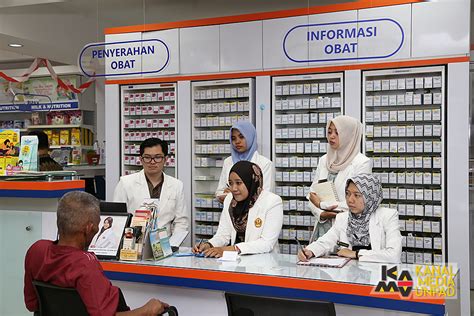 apoteker di indonesia