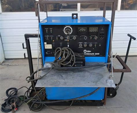 Arc Welding Power Source And Wire Feeder Millermatic 252