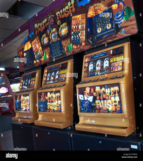 th?q=arcade%20machines%20slots