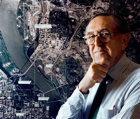 architect cesar pelli biography examples