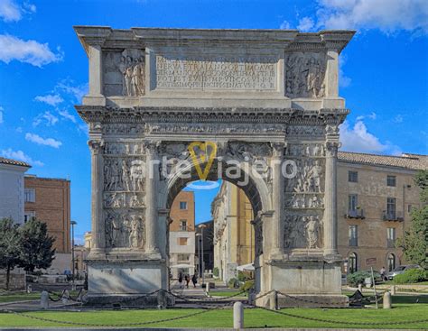 Arco De Trajano