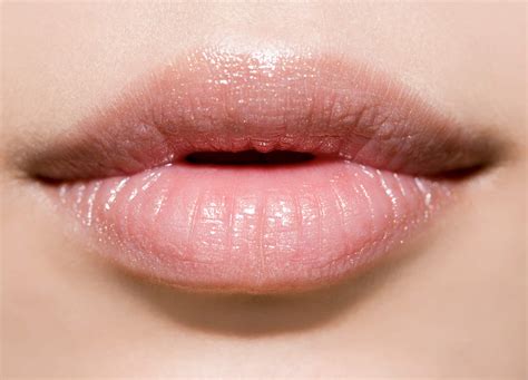 are small lips attractive in korea women pictures